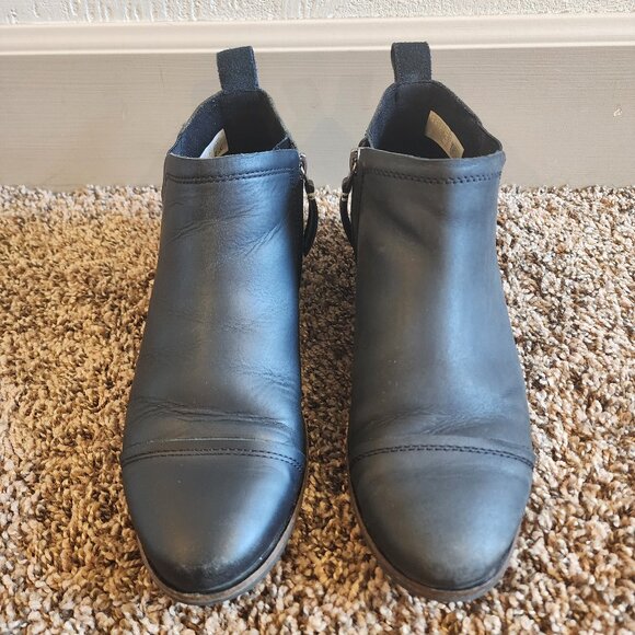 TOMS Short Black Booties - Picture 1 of 8
